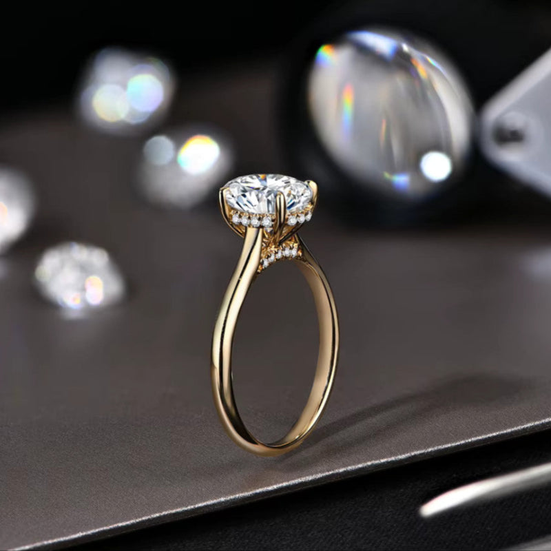 Oval Cut Moissanite Engagement Ring